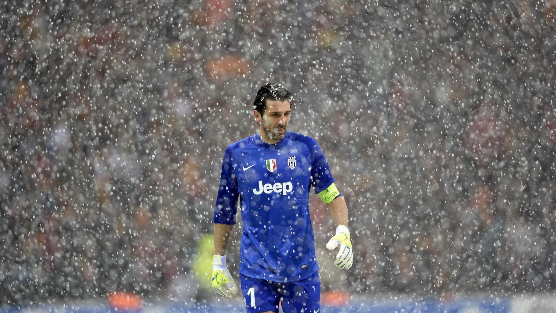 51场不败神话终结！皇马解雇功勋教头阿隆索，拜仁10亿豪购引发战术地震